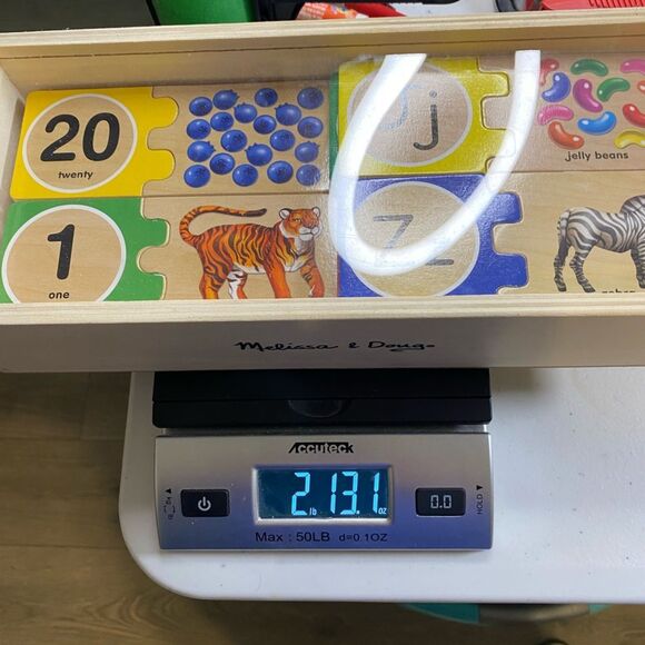 EUC Melissa & Doug Self Correcting Educational Wooden Animal and Number Puzzle - Picture 4 of 5